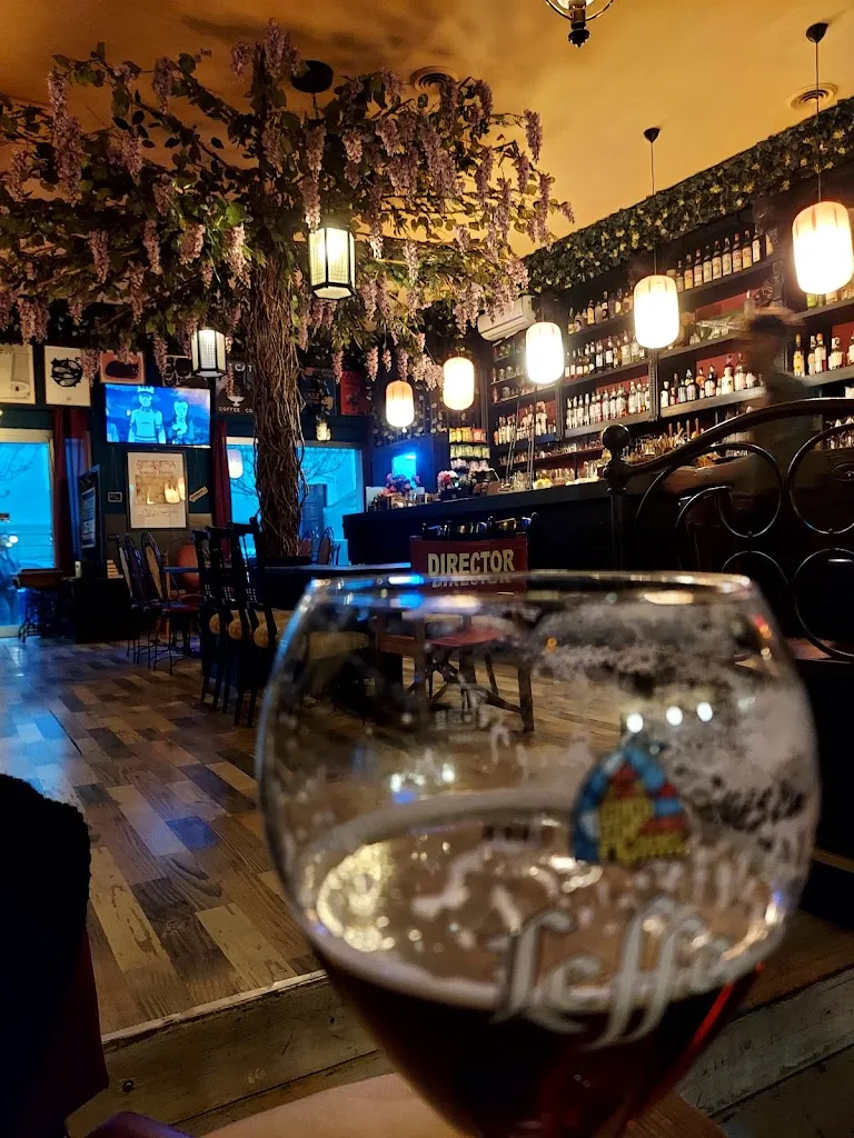 Emily - Caffè • Apericena • Dopocena_Avezzano_slider_image_3