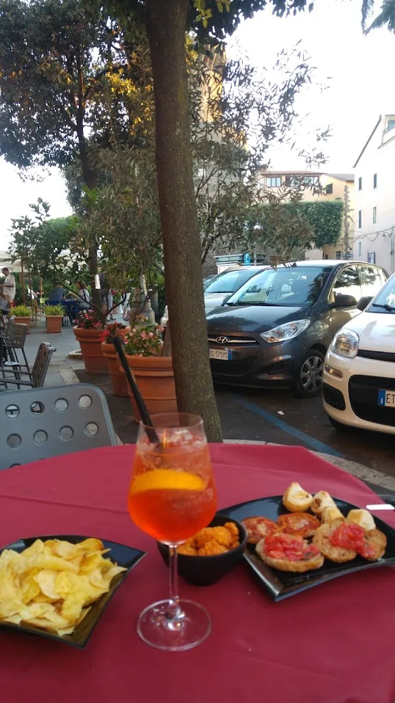 Iza Suwara_Bar Menelik_Lanuvio_review