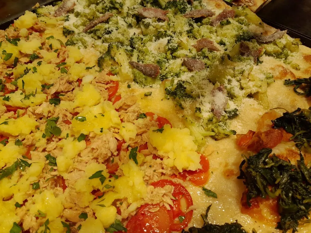 00100 pizza restaurant in La Massimina-Casal Lumbroso