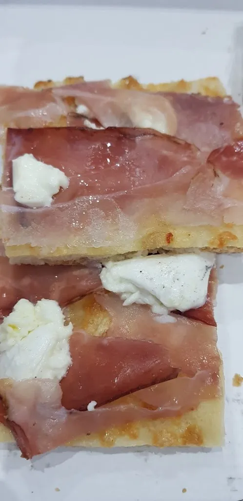 Carmen Jara_Pizza 2000_La Massimina-Casal Lumbroso_recensione