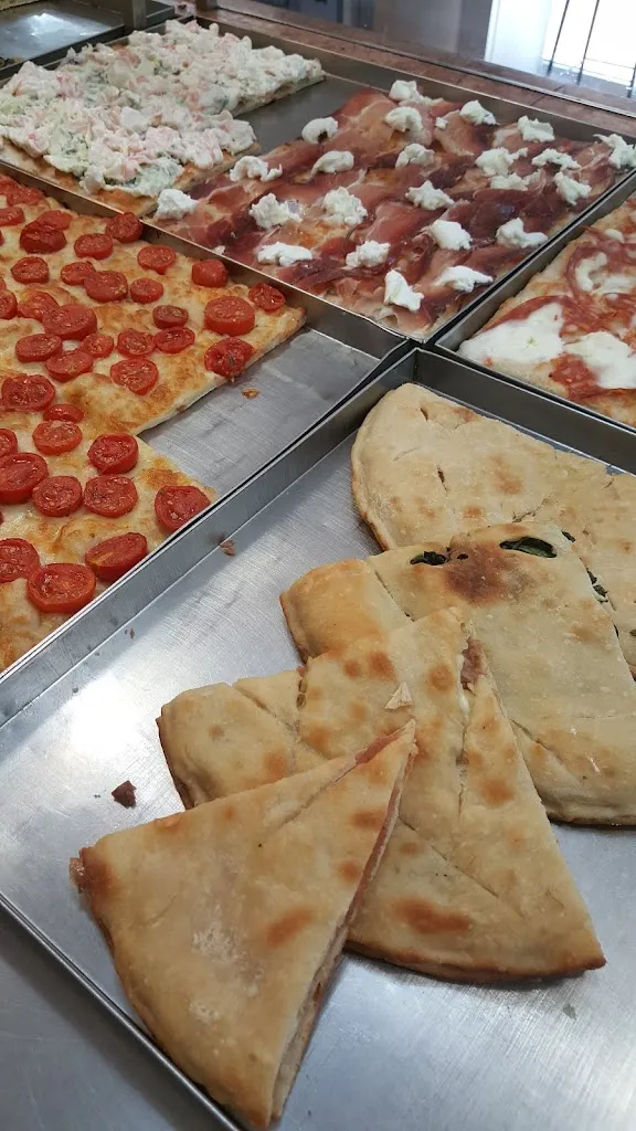 Pizza 2000_La Massimina-Casal Lumbroso_slider_image_2