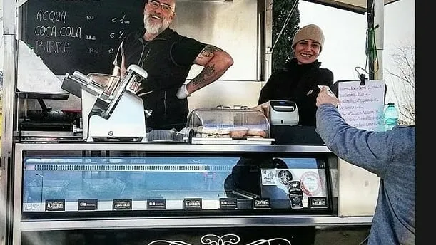 Al Gourmino Food Truck - Cucina Itinerante_La Massimina-Casal Lumbroso_slider_image_2