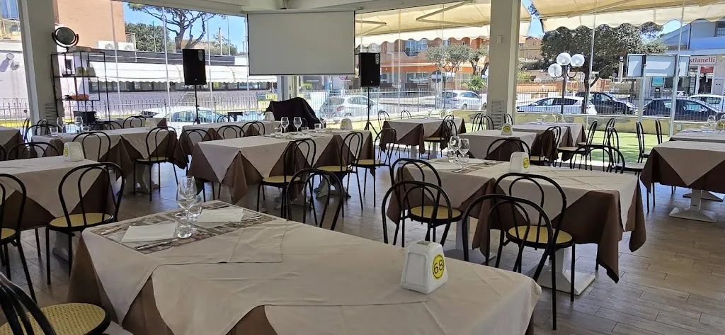 Tu Vuò Fà L'americano_Lavinio_slider_image_1