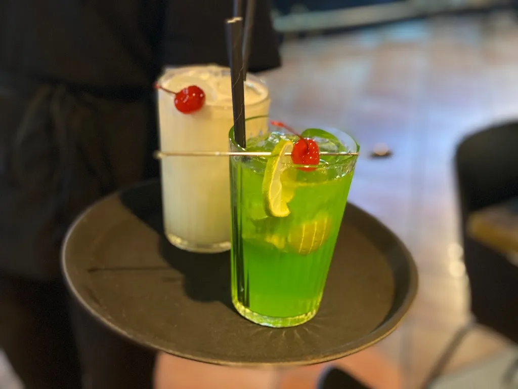 Tu Vuò Fà L'americano_Lavinio_slider_image_3