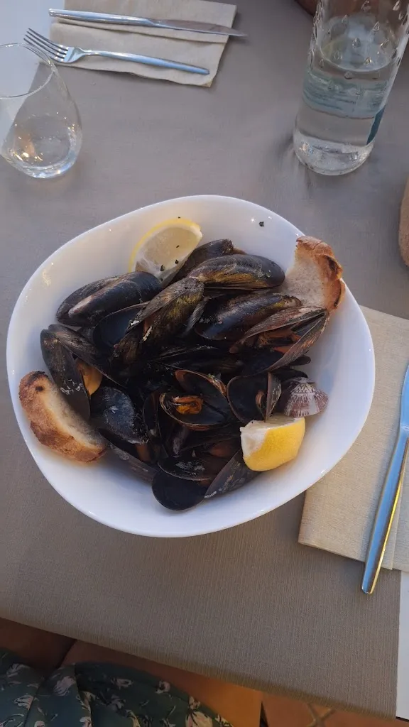 Carla Paganin_Sisters_Latina Scalo_review