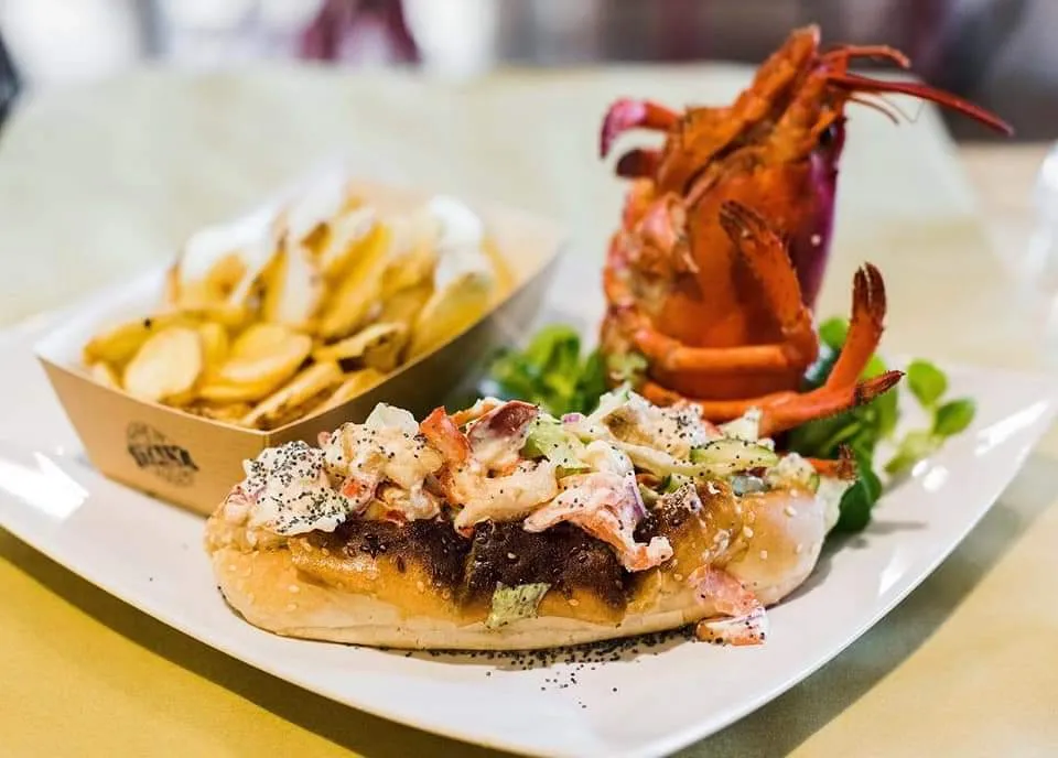 Crumb - Lobster & Burger_Le Rughe_slider_image_3