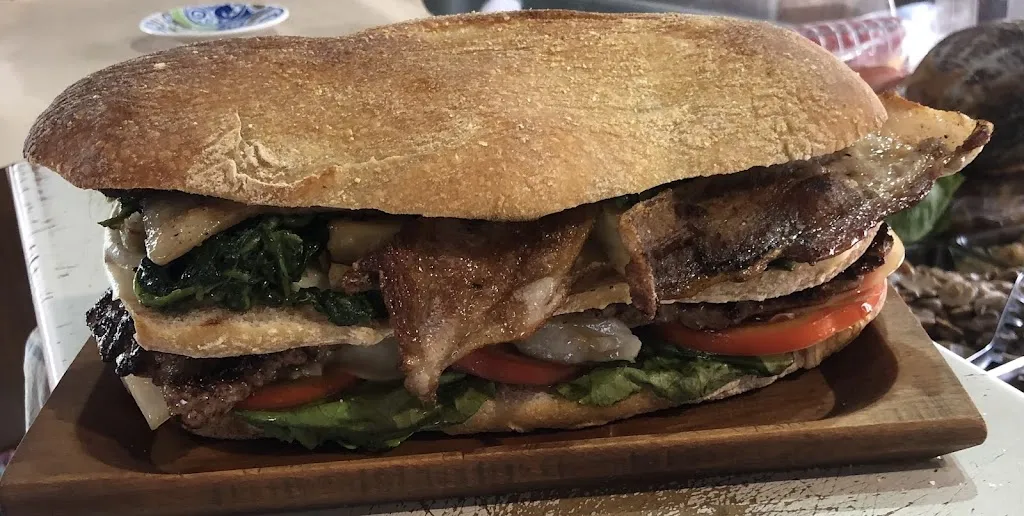 Streetfood32 lariano restaurant in Lariano