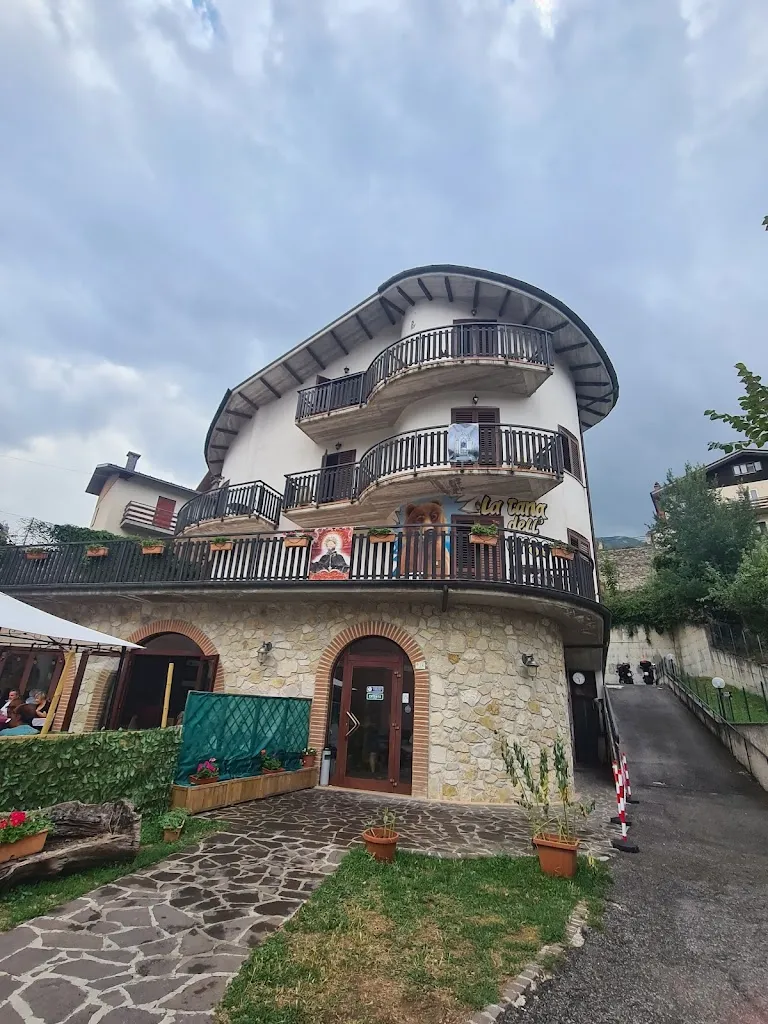 mariangela silveri_Ristorante Pizzeria La Tana Dell'Orso_Villalago_recensione