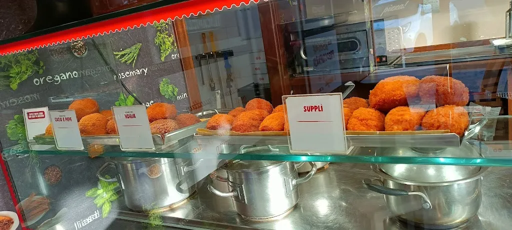 Emiliano Matta_Tascapizza_Lariano_review