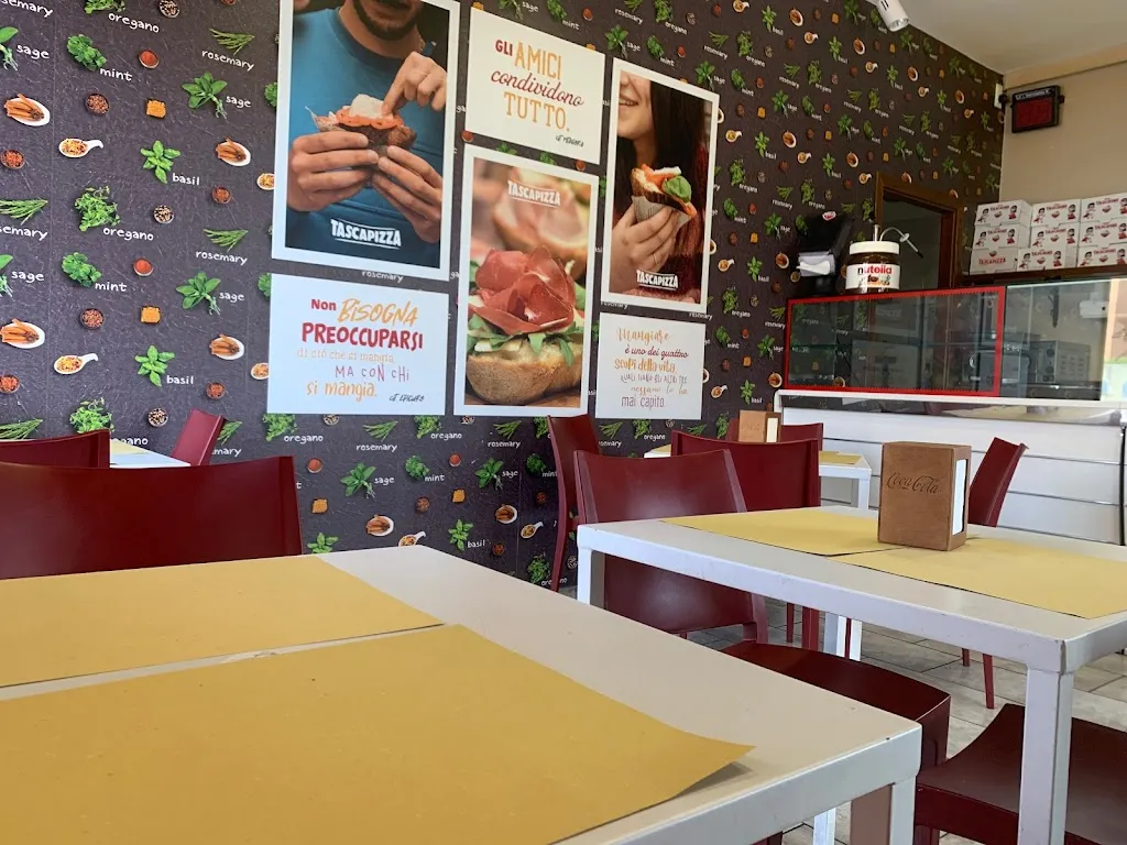 Tascapizza restaurant in Lariano