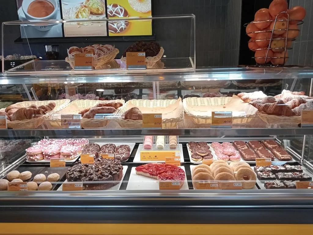 McDonald's Lariano restaurant in Lariano