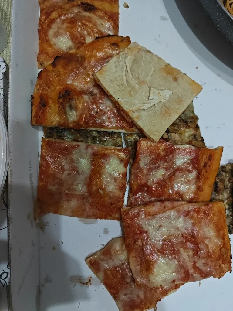 Pizzeria O'Stuzzicotto restaurant in Lariano