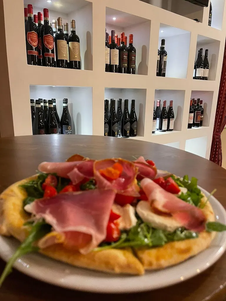 DiVino Bistrot e Relais, Pub,RistoPub, Pizzeria, Aperitivi, Cocktail bar, Musica dal Vivo Camere, Spa_Lenola_slider_image_2