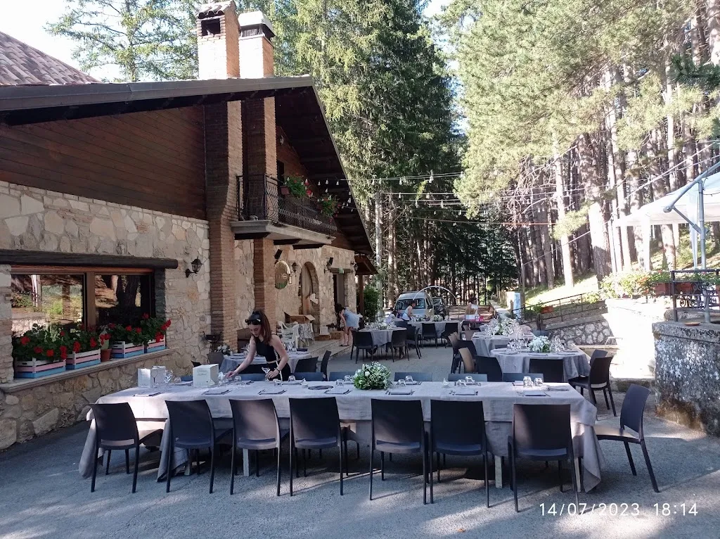 Ristorante Bar la Pineta restaurant in Villavallelonga