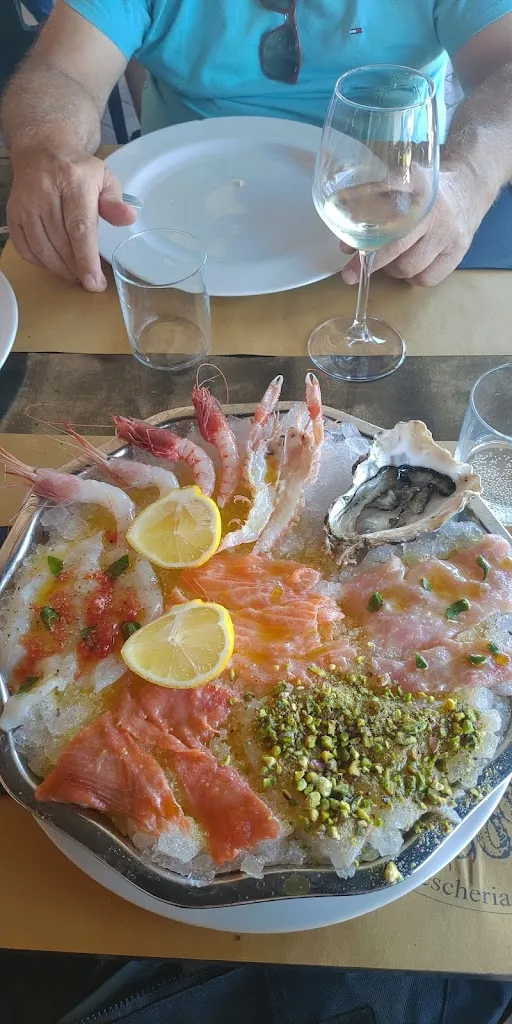 Ginevra Corso_ACQUA IN BOCCA_Lido dei Pini_review