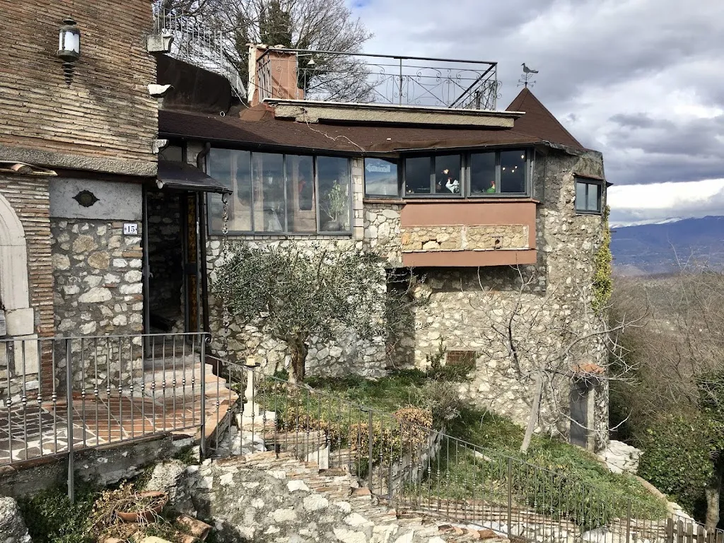 Jean-Paul Lucat_Il Nido del Corvo_Limiti di Greccio_review