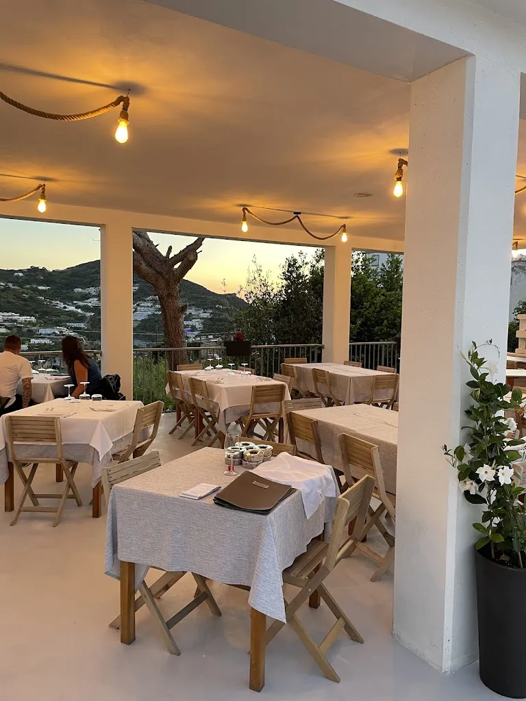 L'Isola Restaurant restaurant in Le Forna