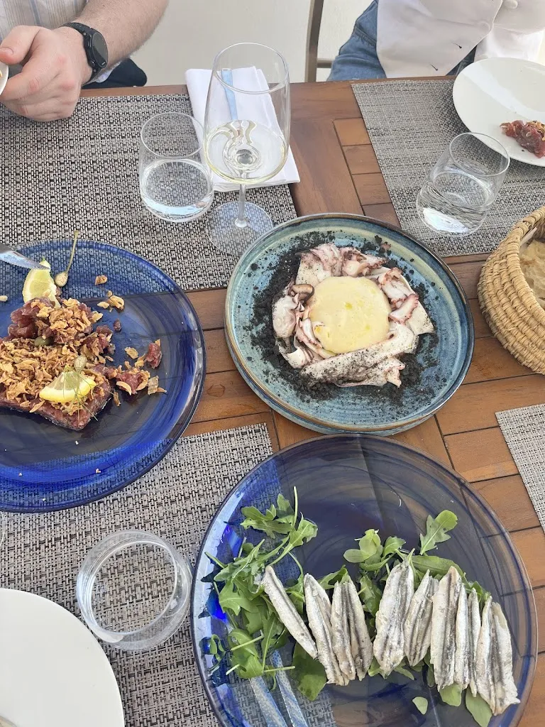 L'Isola Restaurant_Le Forna_slider_image_3