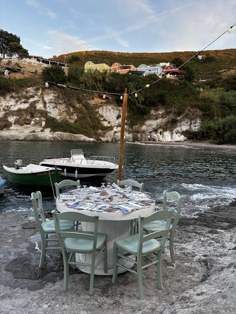 La Marina restaurant in Le Forna