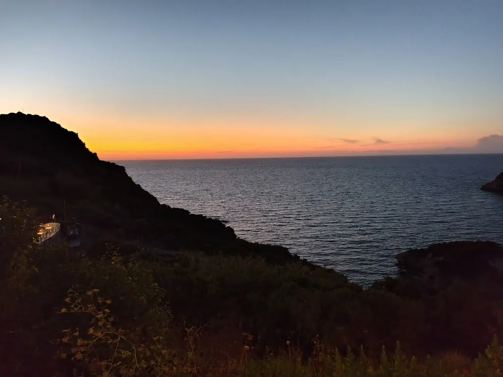 Gianluca Tonioni_Tartaruga Pub_Le Forna_review