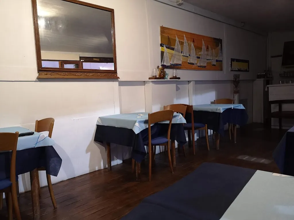 Tartaruga Pub_Le Forna_slider_image_1