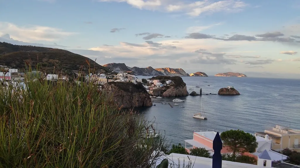 Tartaruga Pub_Le Forna_slider_image_3