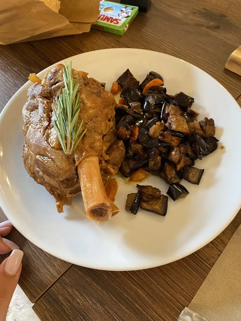 Loredana Giampalmo_Il Tagliere Ristorante Stuzzicheria_Villetta Barrea_review