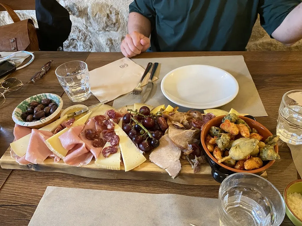 Il Tagliere Ristorante Stuzzicheria_Villetta Barrea_slider_image_3