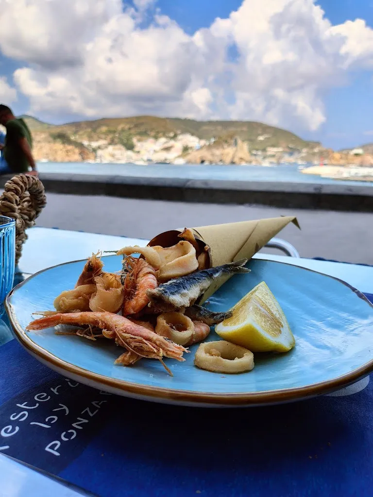 Oresteria_Le Forna_slider_image_3