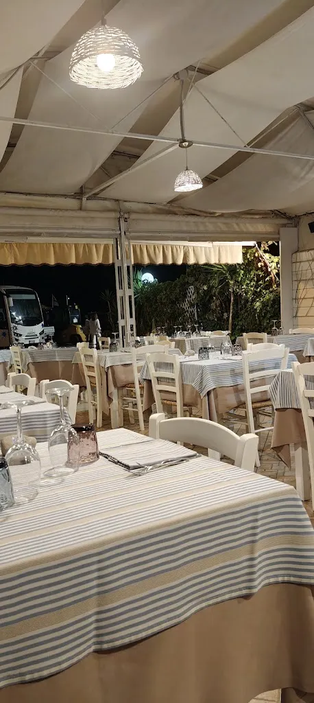 La Pergola restaurant in Le Forna