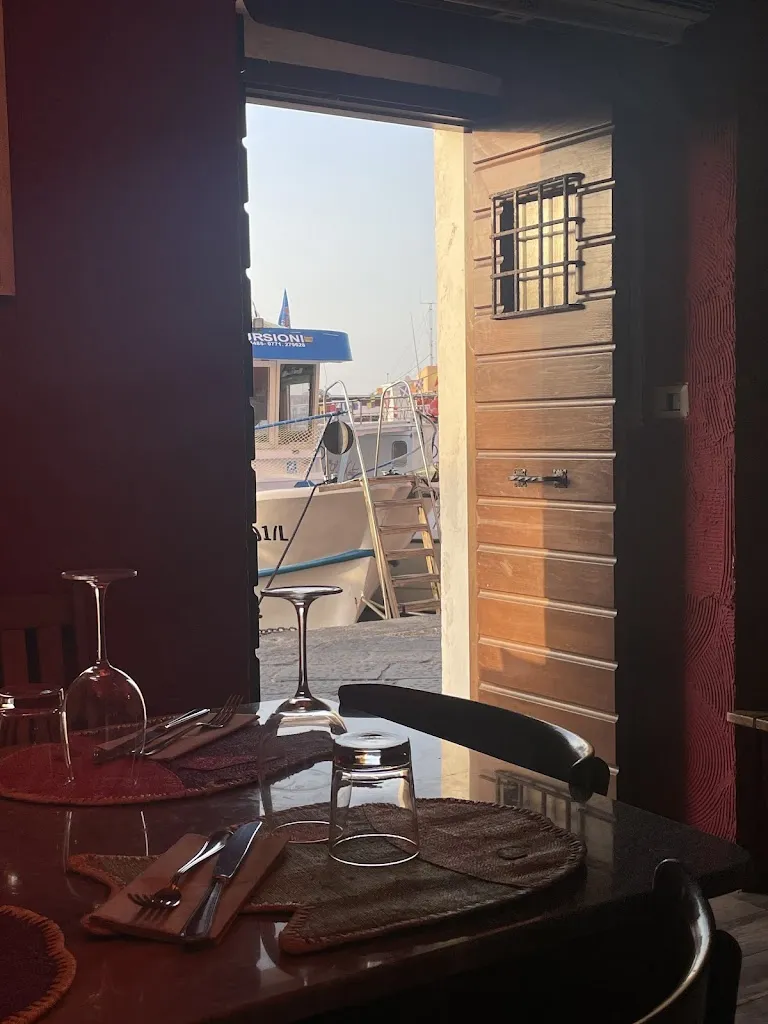 abigail lewis_Buco Divino Ponza_Le Forna_review