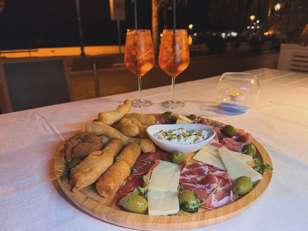 Ristorante Lo Scirocco restaurant in Le Forna