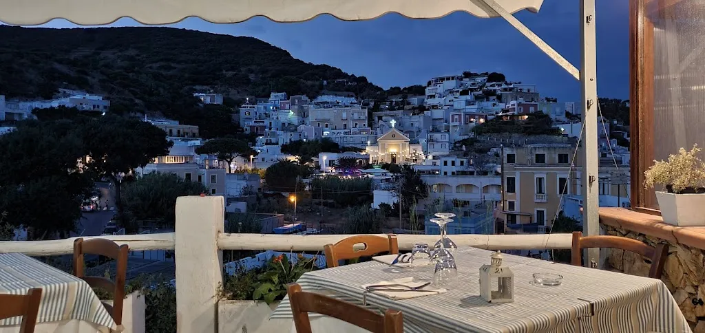 La Pazzaria restaurant in Le Forna