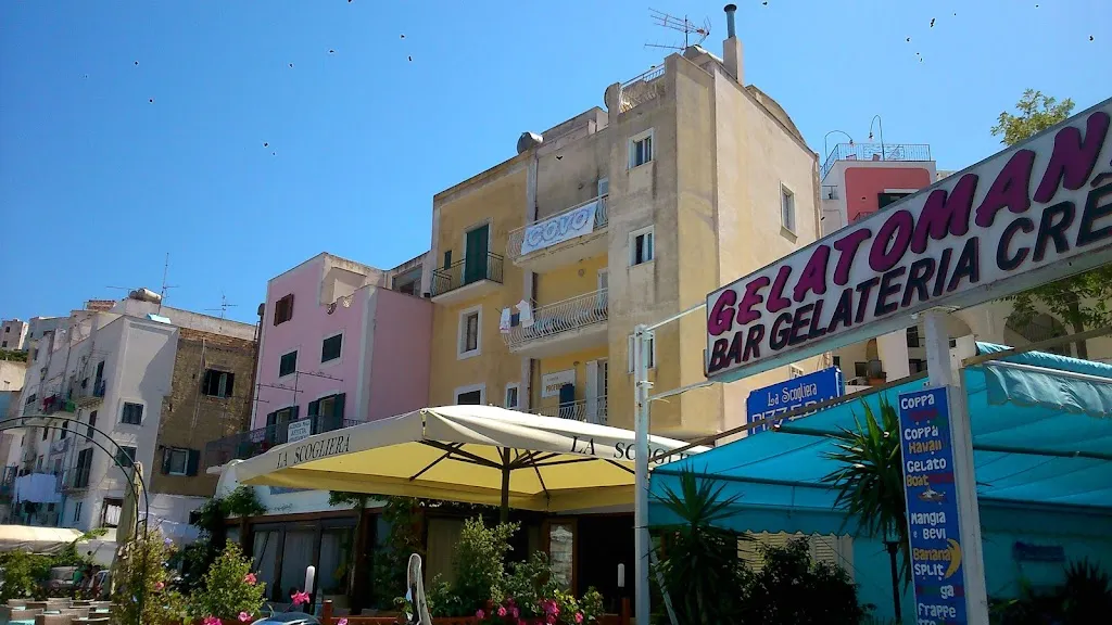 Ristorante Pizzeria La Scogliera restaurant in Le Forna