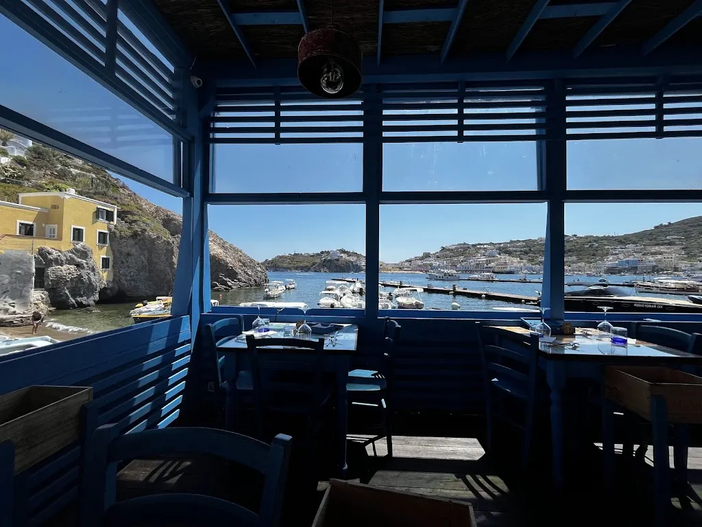 Circolino ponza restaurant in Le Forna