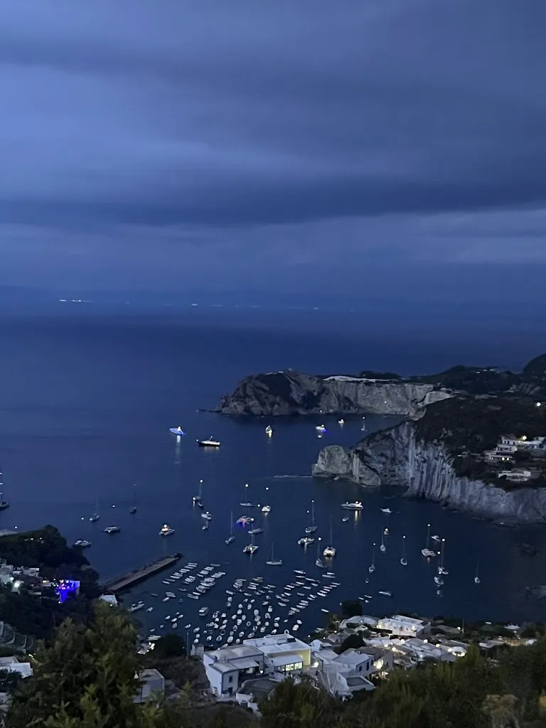 Maité Van der Beken_Ristorante il tramonto_Le Forna_review