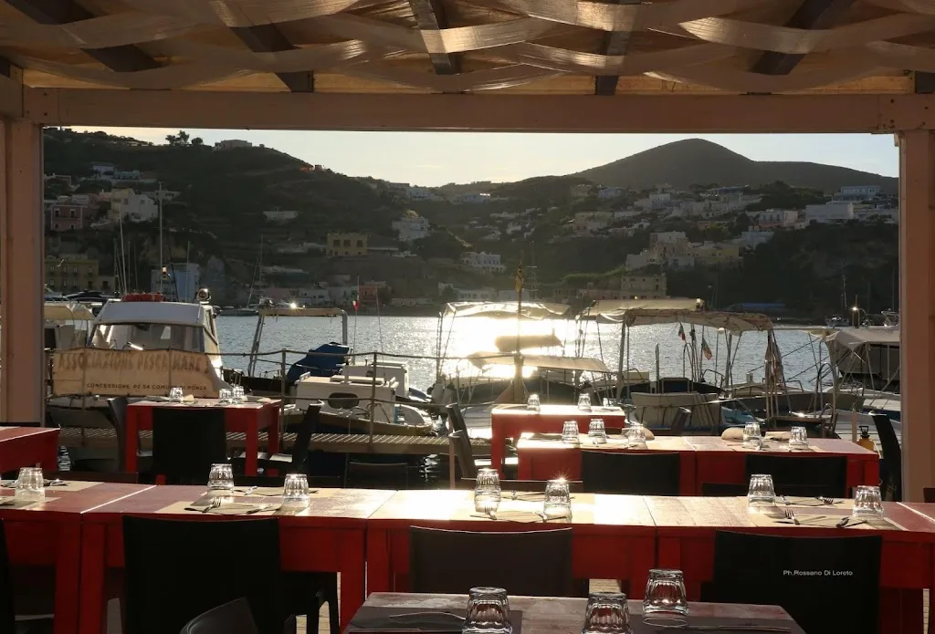 La Vera Napoletana a Ponza restaurant in Le Forna