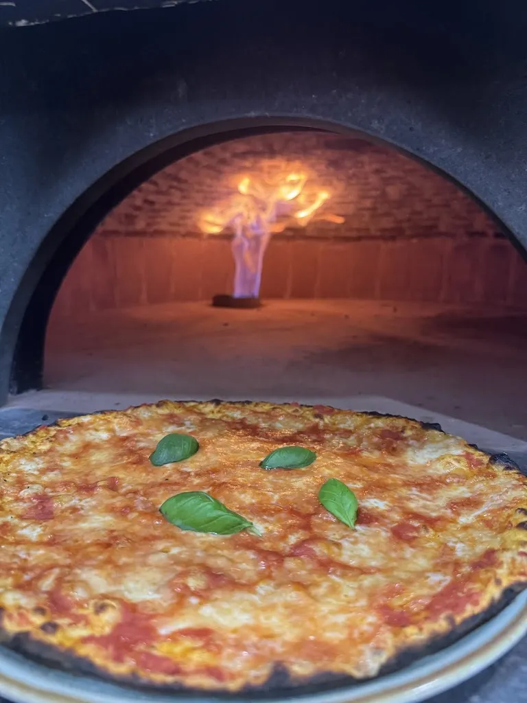 A Mano A Mano Pizzeria - Piccola Capri_Mantiglia di Ardea_slider_image_3