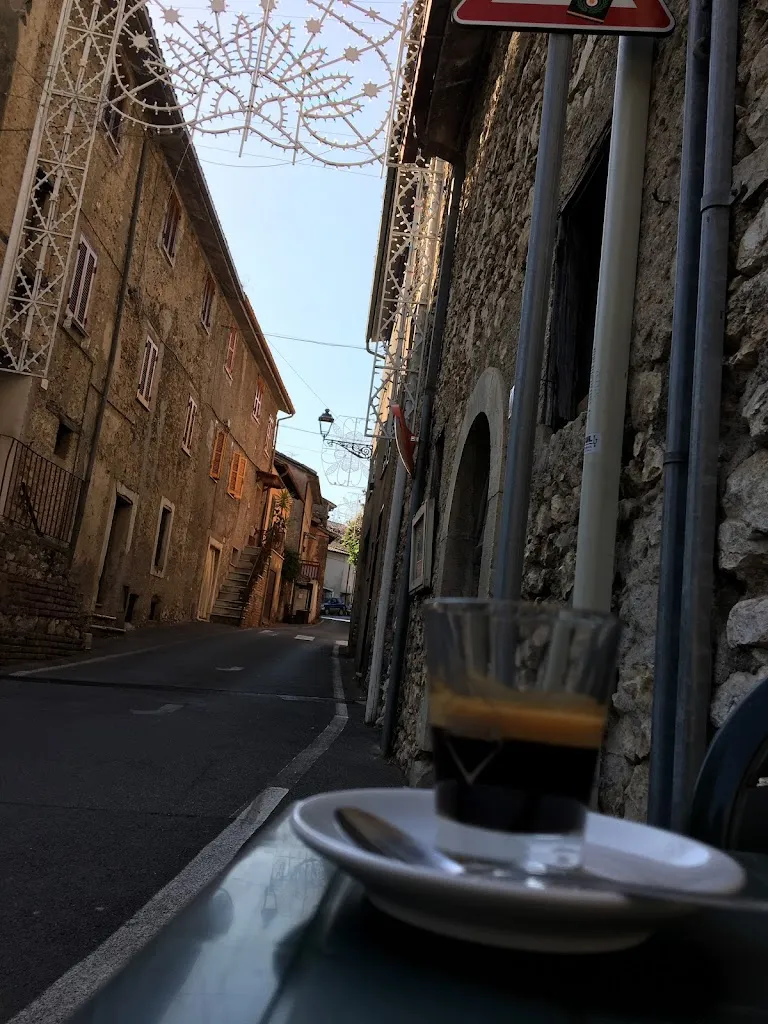 Luca Zacchi_Vieni Qua_Marano Equo_review