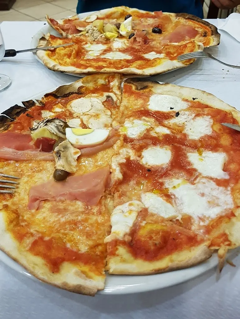 Pizzeria da Costantino_Marco Simone_slider_image_2