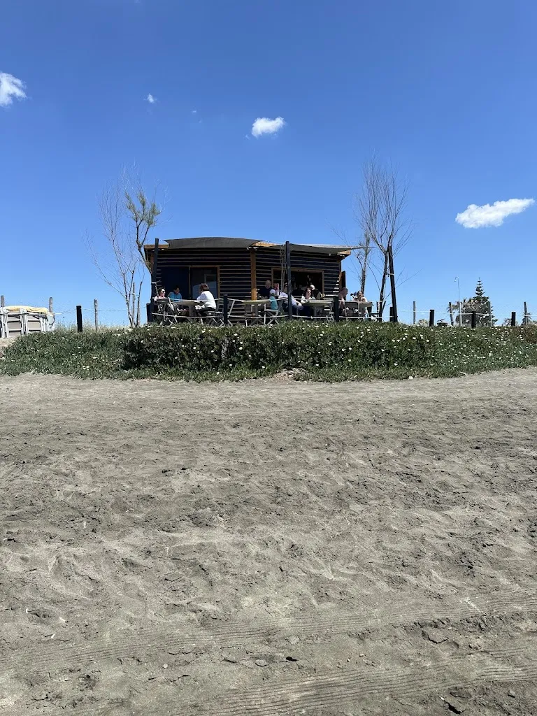 HACKER 0.9_Da Omar_Marina San Nicola_review