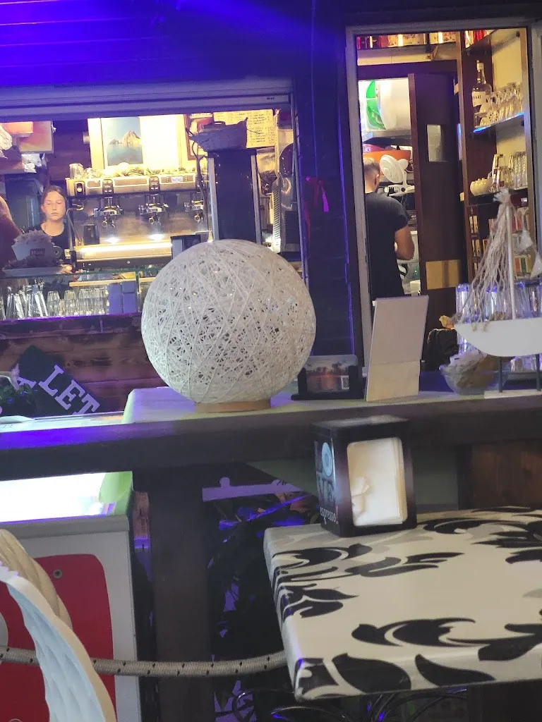 Rose_Chalet al mare_Marina San Nicola_review