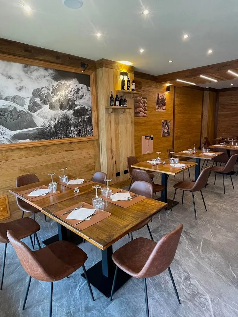 Brasserie La Neige_Micigliano_slider_image_1