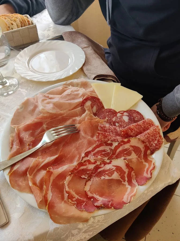 Valerio Vizzi_da Ciccio ristorante pizzeria sulle gole del farfa_Mompeo_review