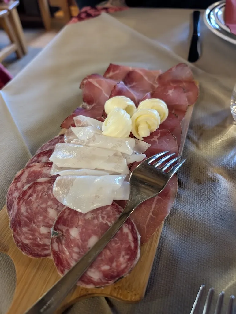 JESSICA PUNGITORE_Le Solitaire_Antagnod_review