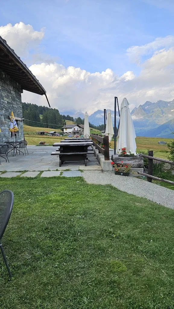 Mike bowles_La Maison du Braconnier_Antagnod_review