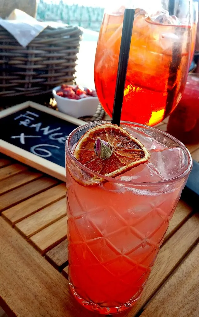 Francesca Niccoli_Arcobaleno_Montalto di Castro_review