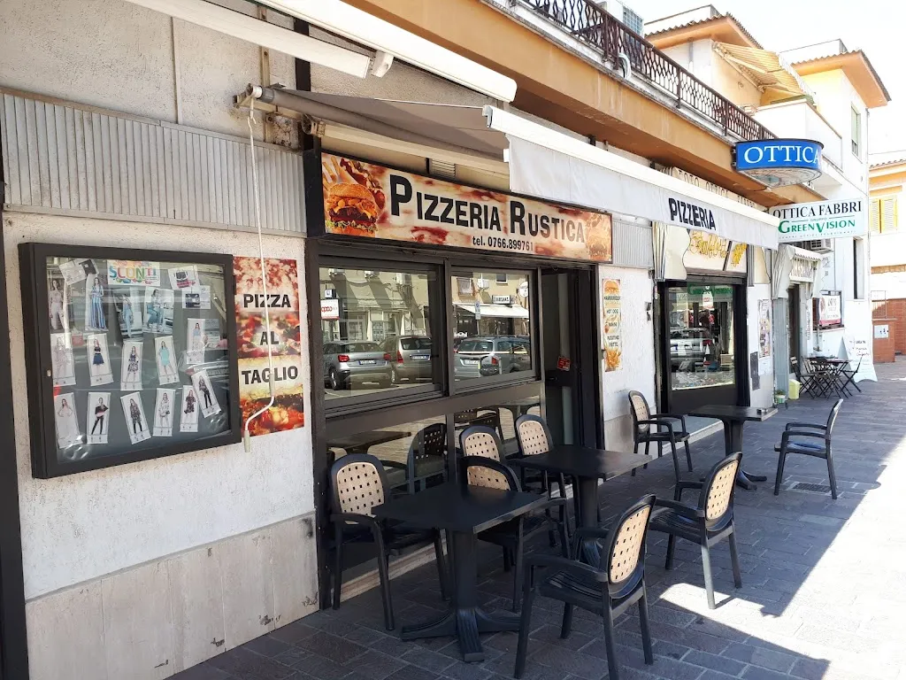 Pizzeria Rustica Di Mencarani Riccardo restaurant in Montalto di Castro