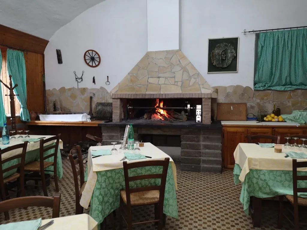 Ristorante Braceria Girarrosto All'Arco restaurant in Monte Romano