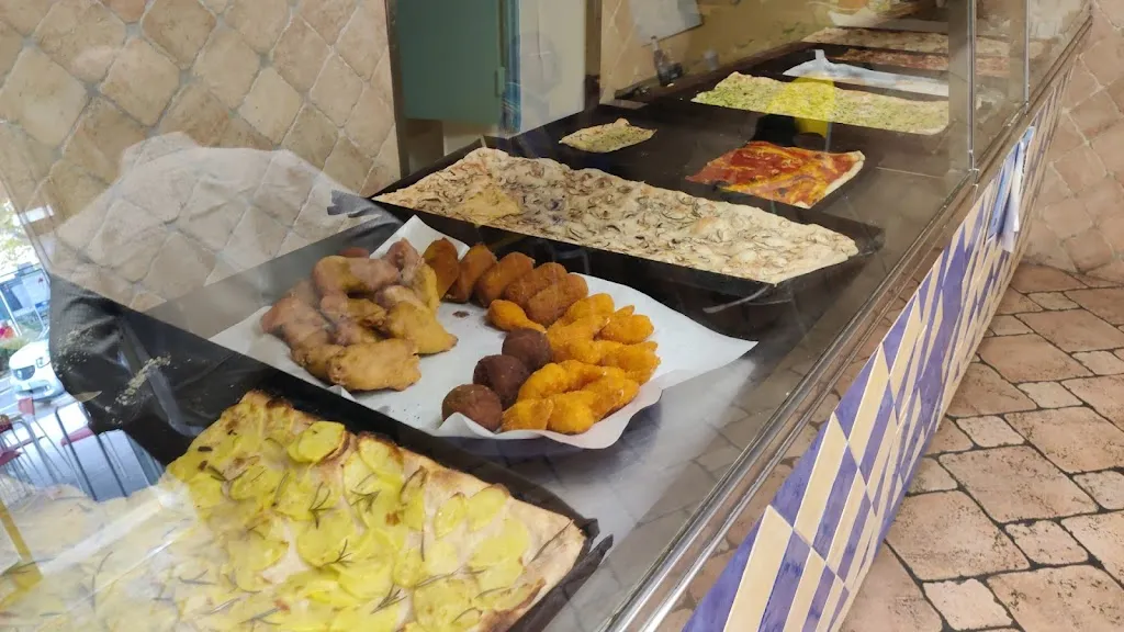 LA BOTTEGA DEL LA PIZZA restaurant in Monte Romano